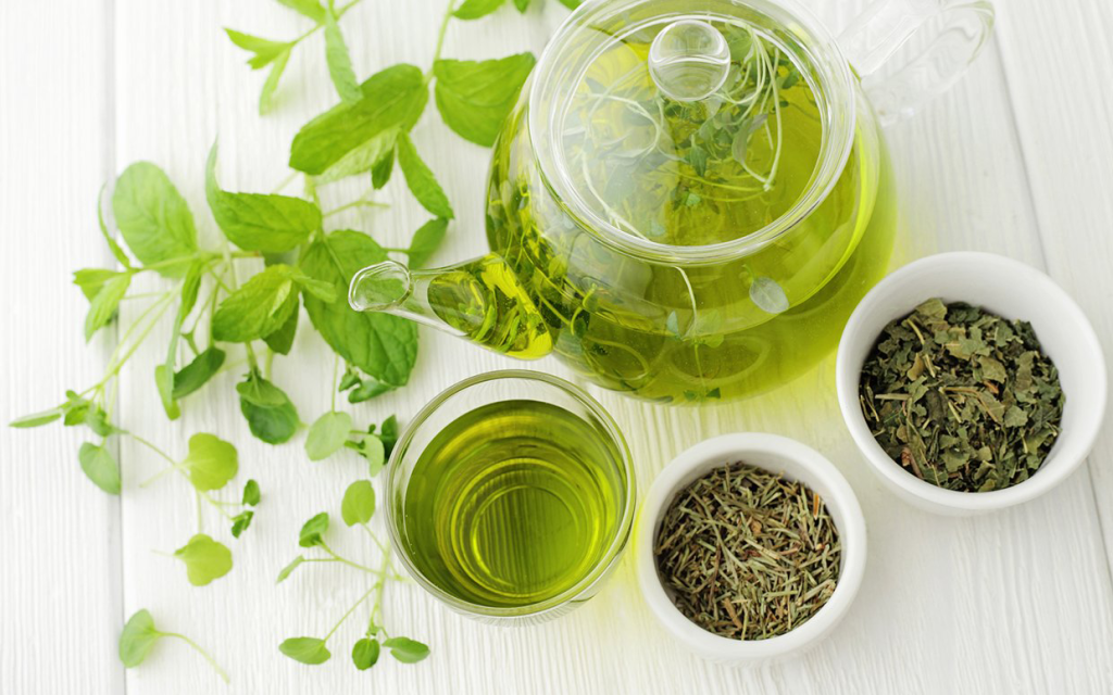 How to Incorporate Mint Extract into Your Routine